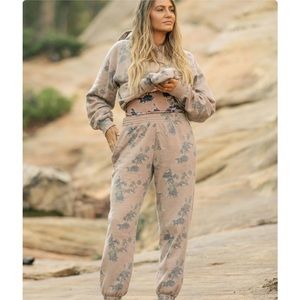 🎄SALE! NWOT tribe kelley butter sweatpants